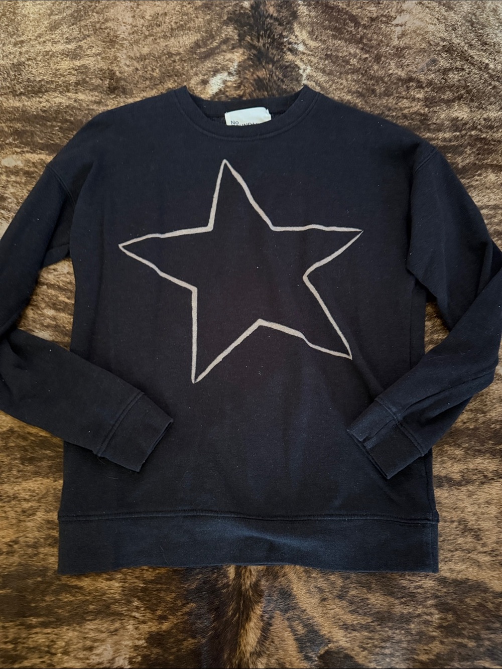 No Boundaries Black Sweatshirt with Pale Star Graphic